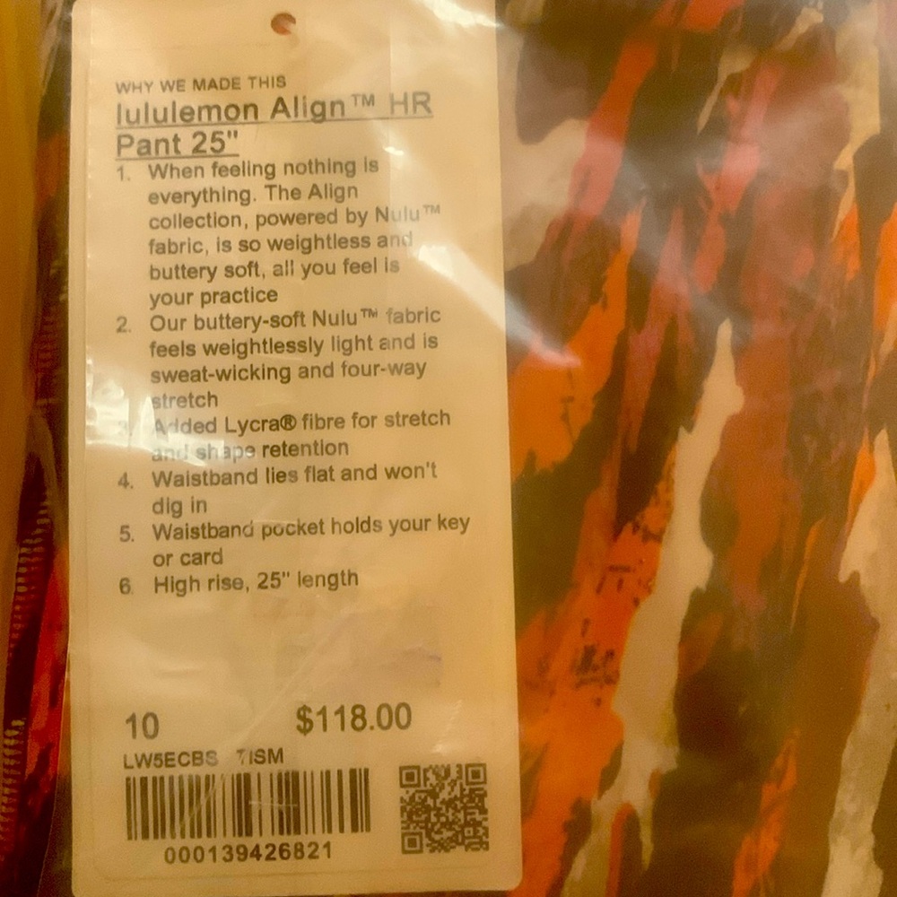 LULULEMON ALIGN  HR PANT 25”
Black orange and white
Size 10